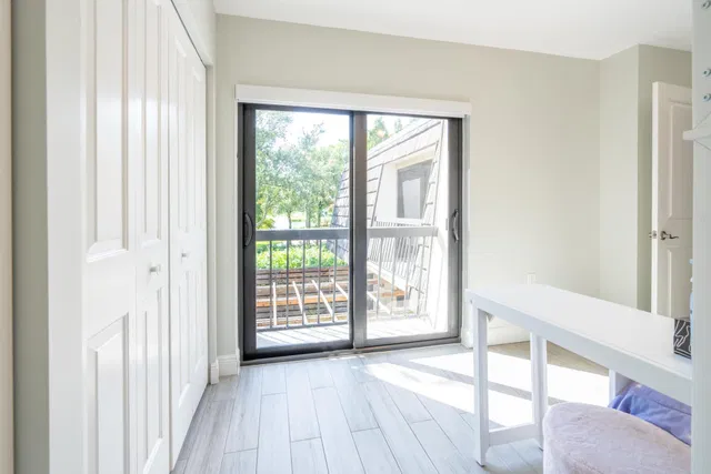 Residence photo 26