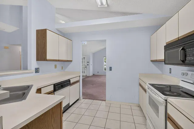 Residence photo 6