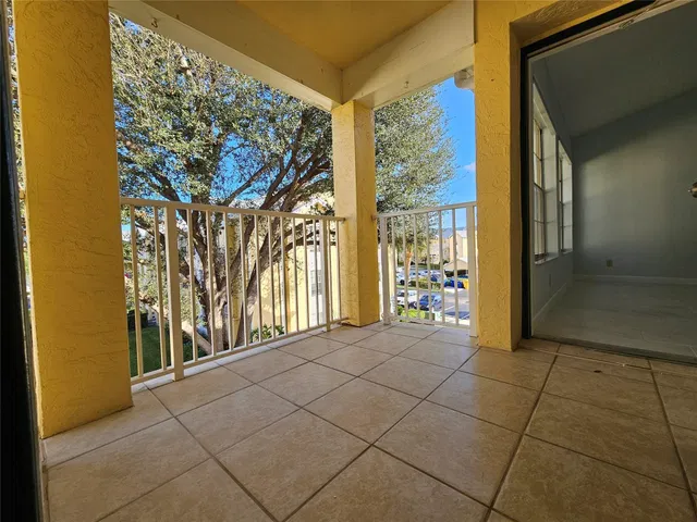 Unit L photo 15