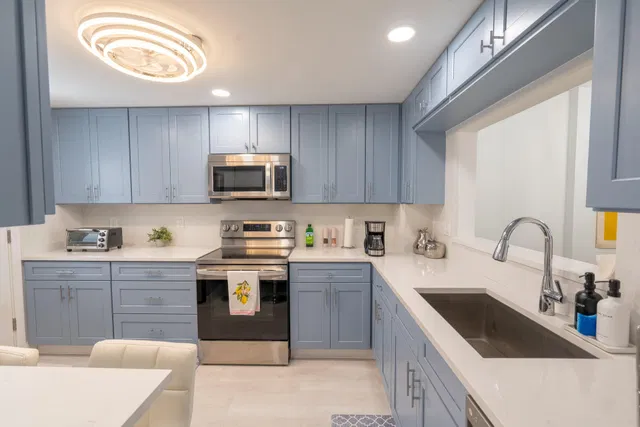 Singer Island Unit 507 photo 6
