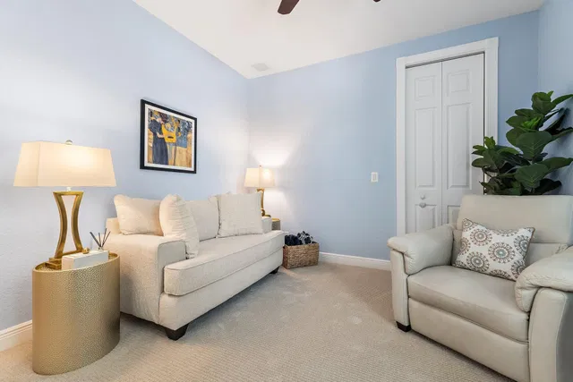  Residence photo 17