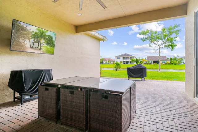 Residence photo 30