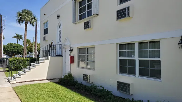 Residence photo 3