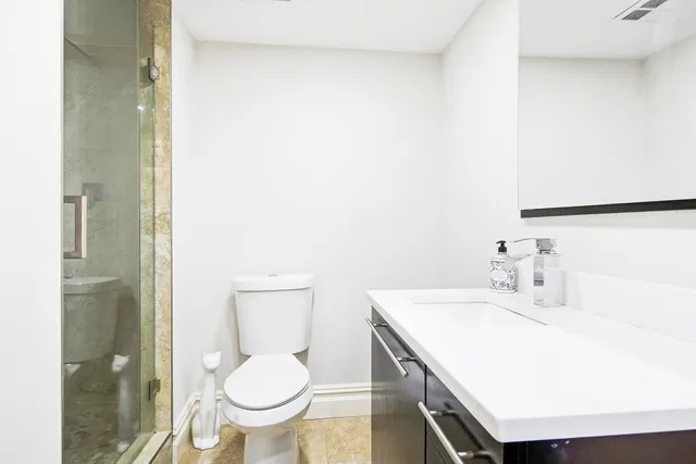 Consulate Place Unit 1005 photo 14