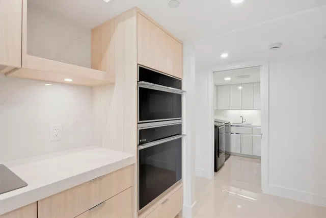 Unit 504 photo 11