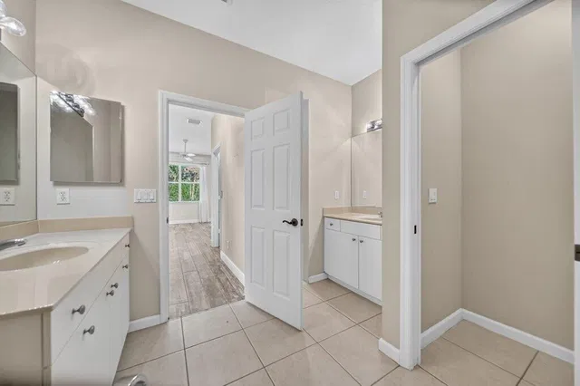 Residence photo 11