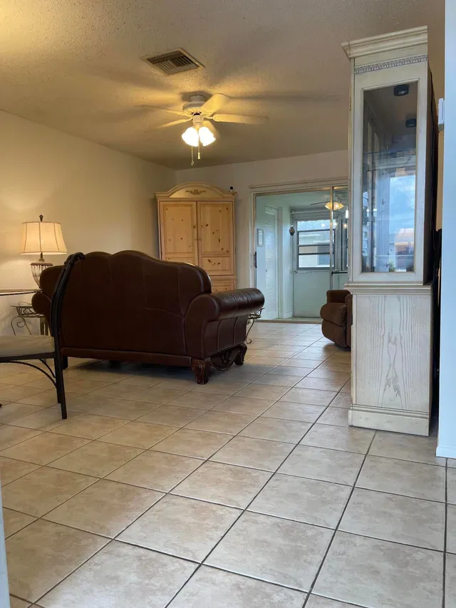  Residence photo 17