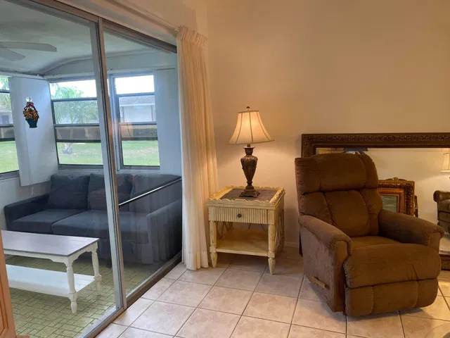  Residence photo 33