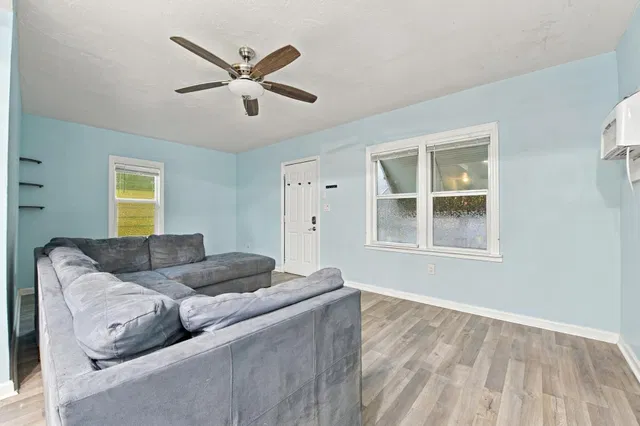 Residence photo 5