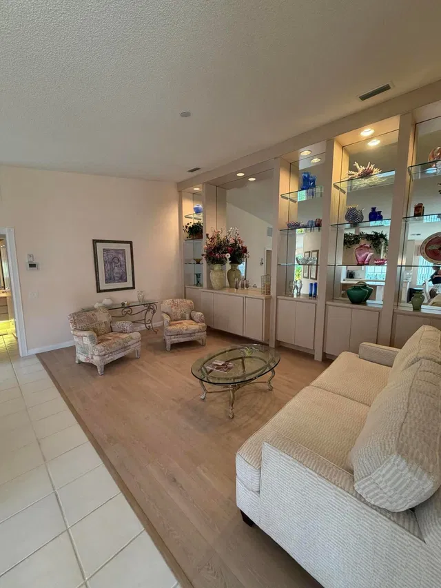 Residence photo 5