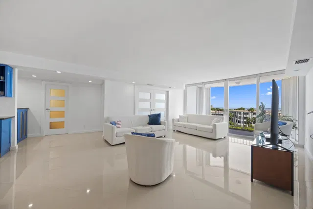 2295 S Ocean Palm Beach Unit 619 photo 5