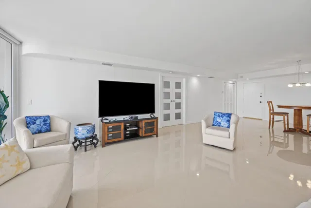 2295 S Ocean Palm Beach Unit 619 photo 7