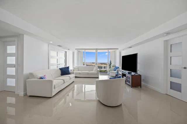 2295 S Ocean Palm Beach Unit 619 photo 8