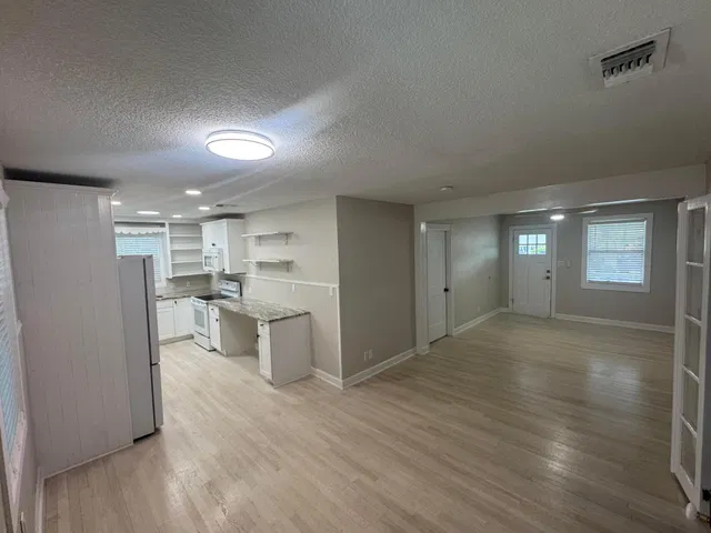  Residence photo 7