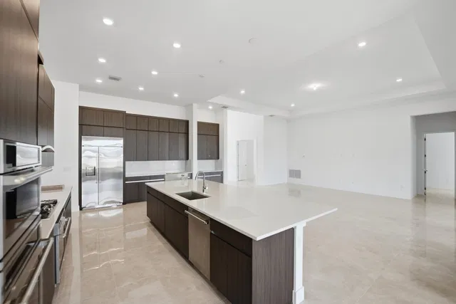  Residence photo 9