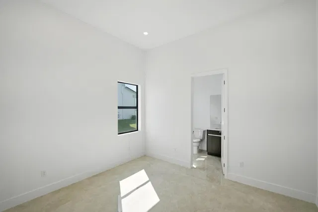  Residence photo 30