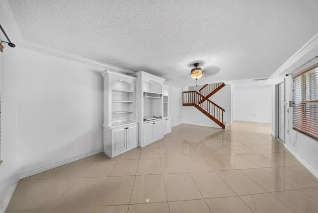 Residence photo 3