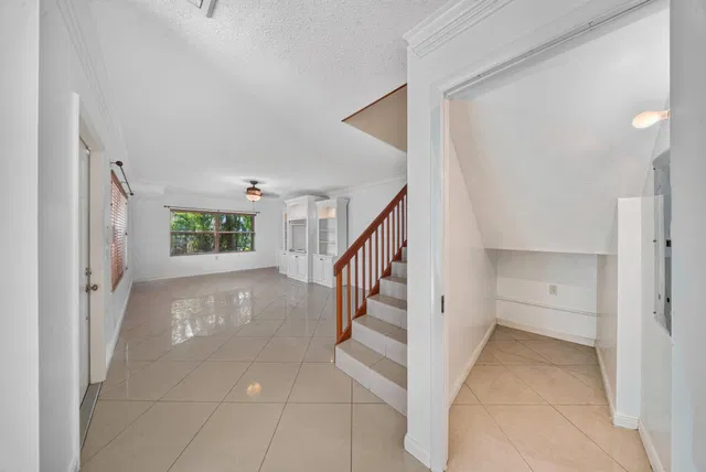 Residence photo 4