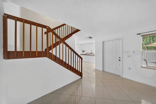 Residence photo 5