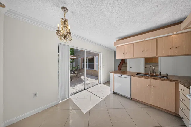 Residence photo 8