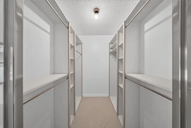 Residence photo 17