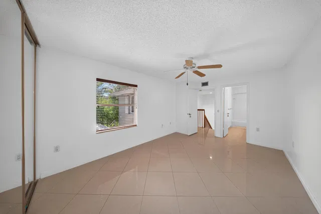 Residence photo 18