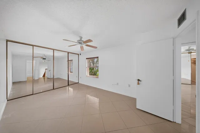 Residence photo 23