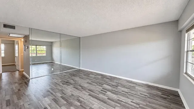  Residence photo 4
