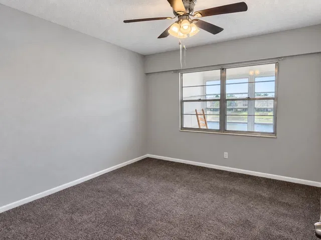  Residence photo 15