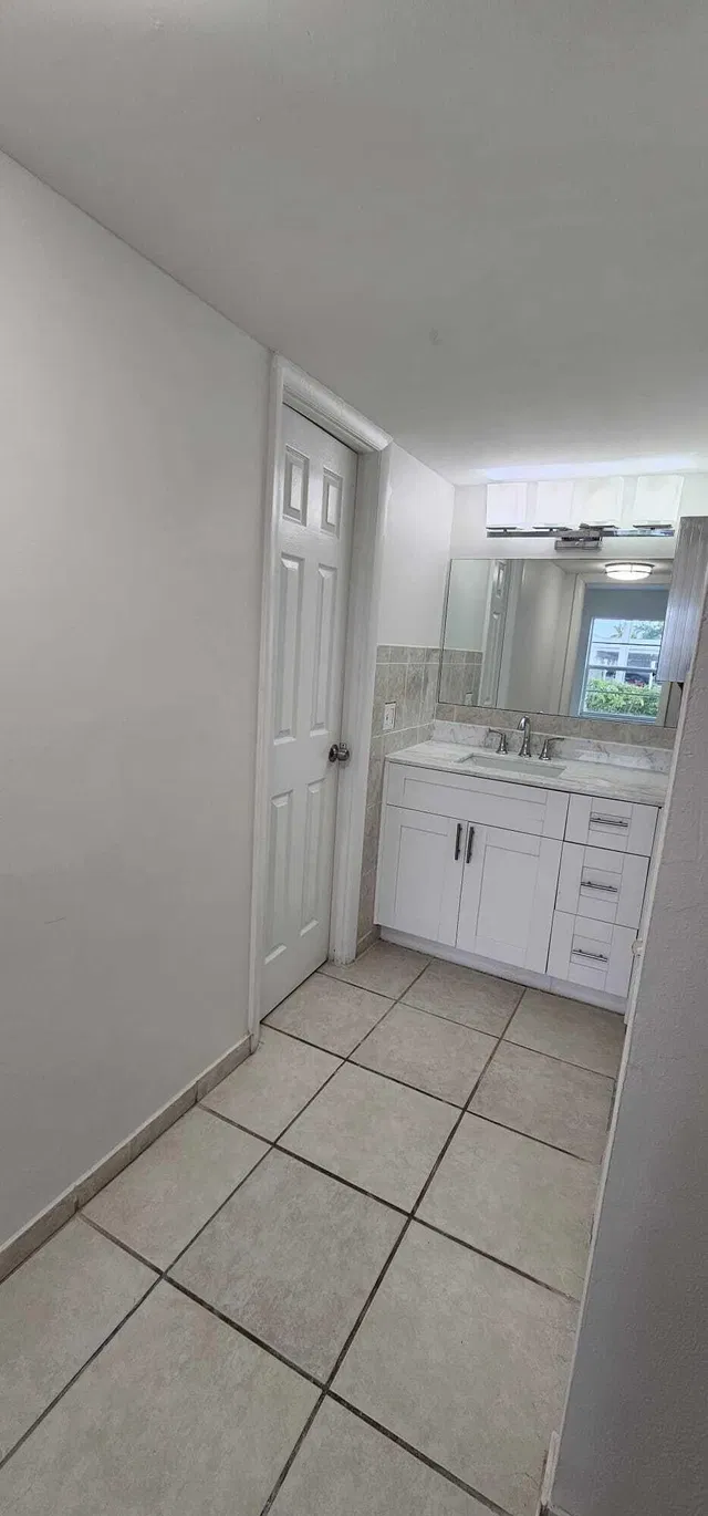 Unit 102 photo 42