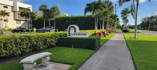 South Palm Beach Unit 304 photo 2