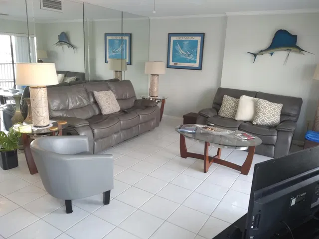 South Palm Beach Unit 304 photo 13