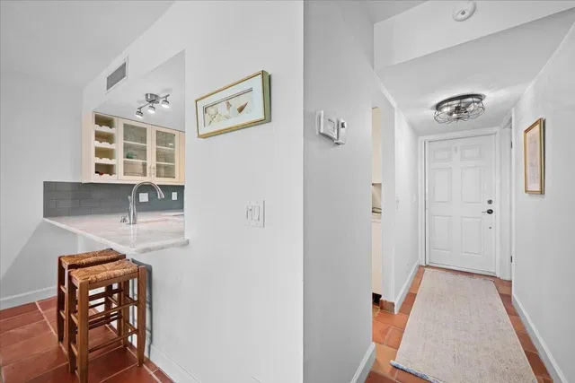 Residence photo 5