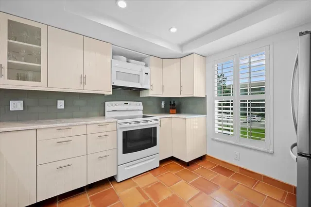 Residence photo 6