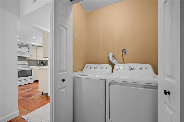 Residence photo 17