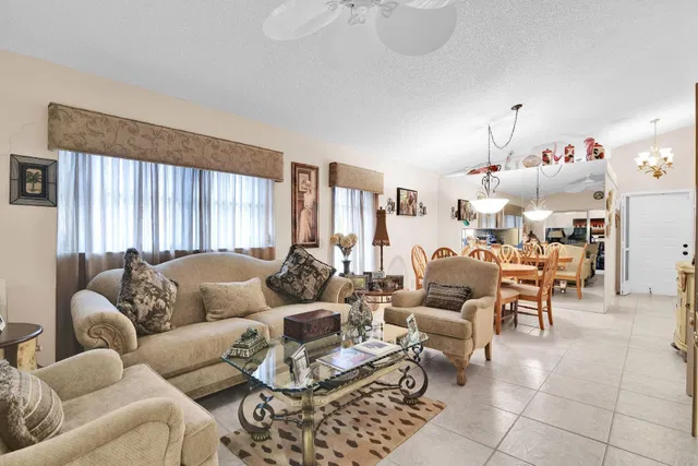  Residence photo 5