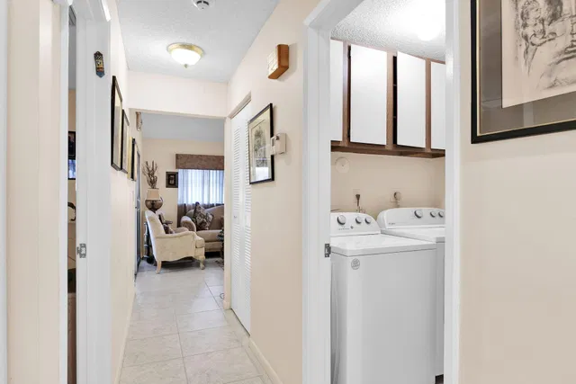  Residence photo 12