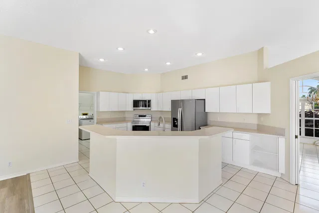  Residence photo 12