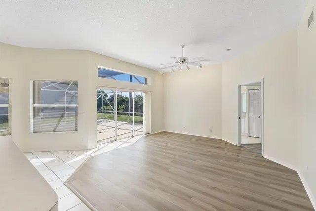  Residence photo 14