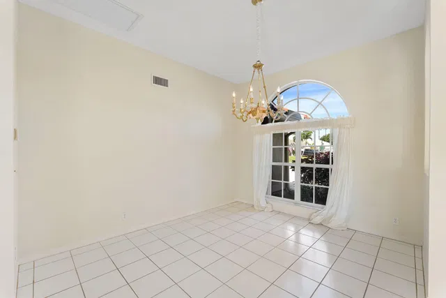  Residence photo 16