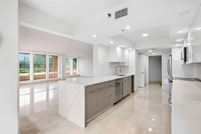 Sea Ranch Club of Boca Unit 109 photo 10
