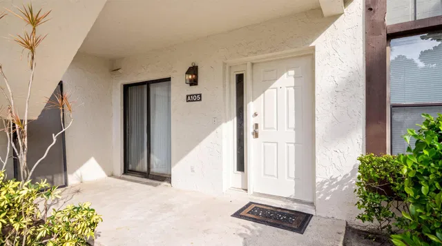 Unit 105 photo 3
