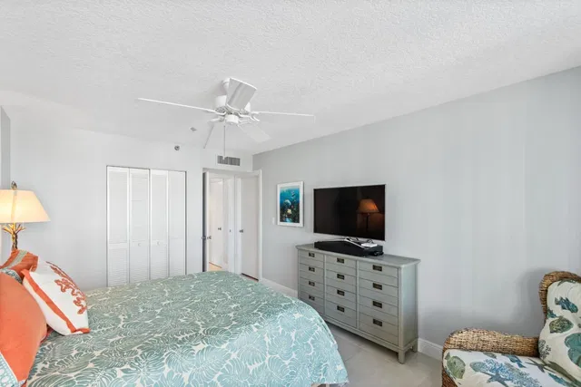 Unit 549 photo 21