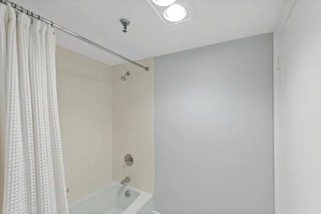 Unit 549 photo 23