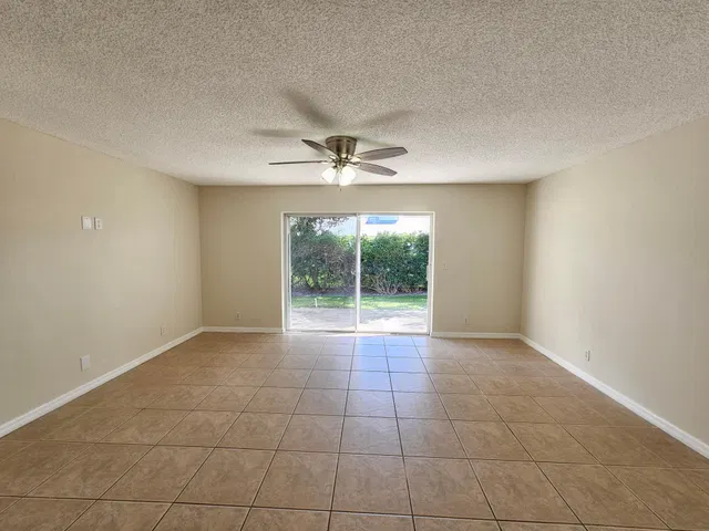  Residence photo 7