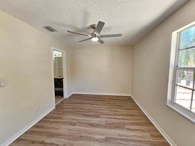  Residence photo 21