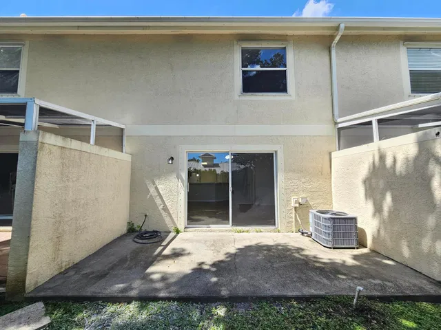  Residence photo 30