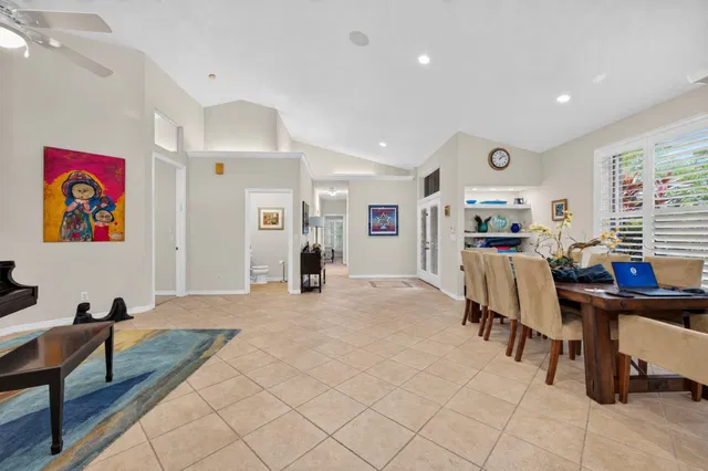  Residence photo 15