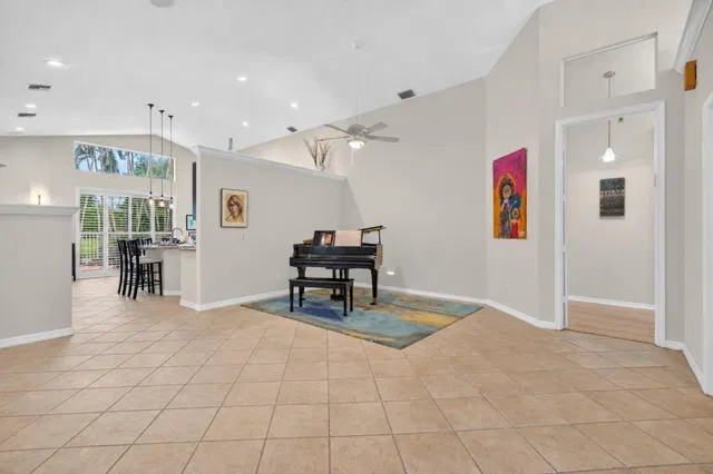  Residence photo 16
