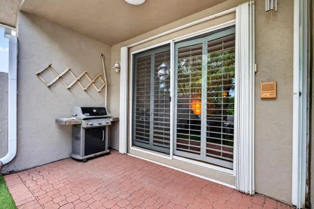  Residence photo 50